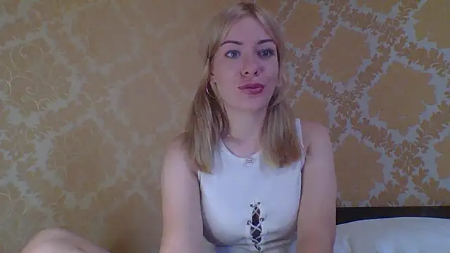 Snapshot of Softy_Aura_ chatting on 9, 7, 2026 Softy Aura online show from 9, 7, 2026