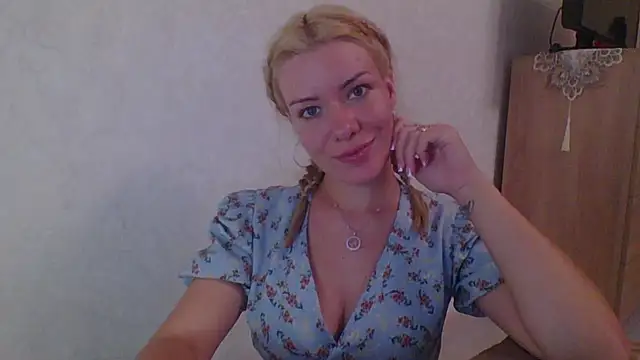 Snapshot of Softy_Aura_ chatting on 6, 8, 2026 Softy Aura online show from 6, 8, 2026