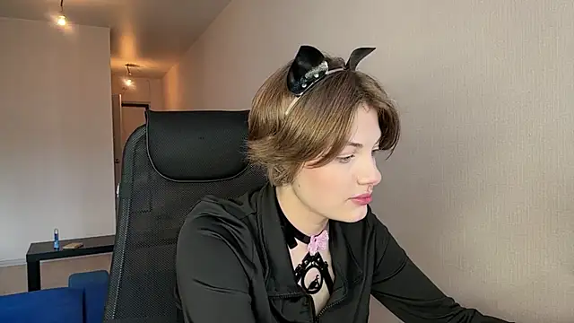 LinaFlamie online show from 5, 6, 2026
