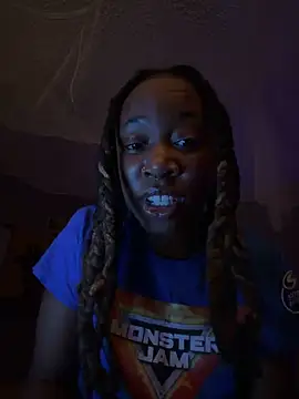 Nayomii28 online show from 27, 4, 2026