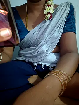 Snapshot of Tamil_Hot_HoneyBee chatting on 18, 6, 2026 Tamil Hot HoneyBee online show from 18, 6, 2026