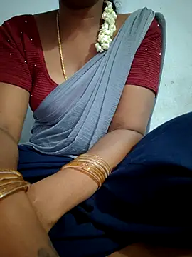 Snapshot of Tamil_Hot_HoneyBee chatting on 26, 6, 2026 Tamil Hot HoneyBee online show from 26, 6, 2026