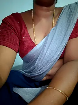 Snapshot of Tamil_Hot_HoneyBee chatting on 8, 7, 2026 Tamil Hot HoneyBee online show from 8, 7, 2026