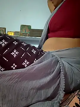 Snapshot of Tamil_Hot_HoneyBee chatting on 15, 7, 2026 Tamil Hot HoneyBee online show from 15, 7, 2026