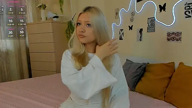 Snapshot of MidnightPoise chatting on 9, 5, 2026 MidnightPoise online show from 9, 5, 2026
