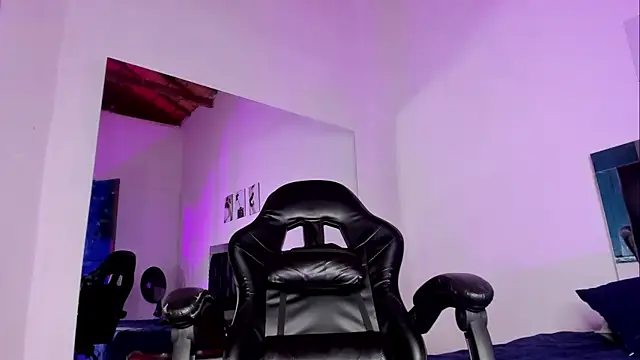 ThiagoSexy005 online show from 24, 6, 2026