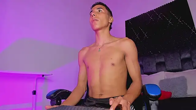 ThiagoSexy005 online show from 13, 7, 2026