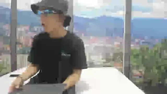 AxelAndCloe online show from 20, 6, 2026