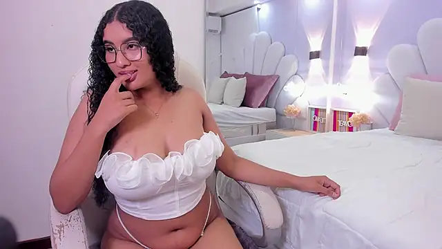 roxy domnin online show from 9, 5, 2026