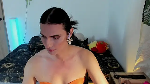  shantallskinny  online show from 6, 5, 2026
