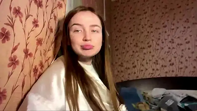 Chloooee online show from 5, 5, 2026