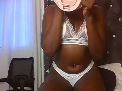 Snapshot of lil_creamer chatting on 29, 4, 2026 lil creamer online show from 29, 4, 2026