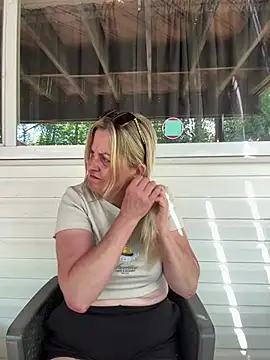 Snapshot of Bruiserboomer2 chatting on 27, 5, 2026 Bruiserboomer2 online show from 27, 5, 2026