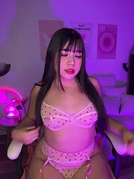 Snapshot of iEmily_ chatting on 7, 6, 2026 iEmily online show from 7, 6, 2026