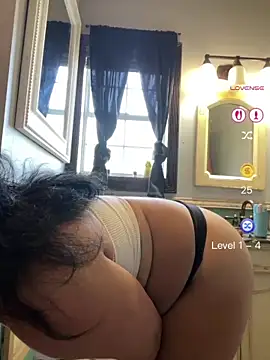 Snapshot of Vanessa_Valentine chatting on 13, 6, 2026 Vanessa Valentine online show from 13, 6, 2026