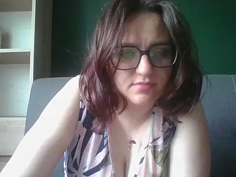 Snapshot of sensual_paris chatting on 4, 5, 2026 sensual paris online show from 4, 5, 2026