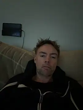 Snapshot of BronzeShowtime67 chatting on 4, 5, 2026 BronzeShowtime67 online show from 4, 5, 2026