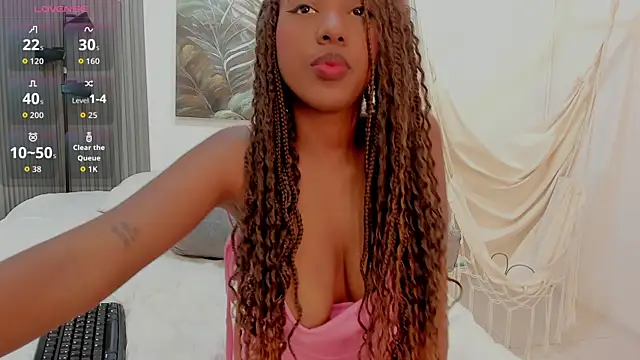 Snapshot of Kiara_Curls chatting on 28, 7, 2026 Kiara Curls online show from 28, 7, 2026