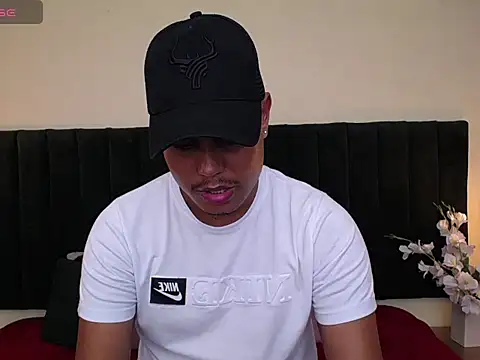 Snapshot of noah_oliver1 chatting on 7, 5, 2026 noah oliver1 online show from 7, 5, 2026