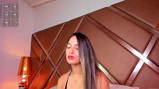 scarlethcollins  online show from 6, 5, 2026