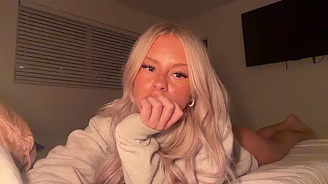 Snapshot of kenziesmithh chatting on 15, 5, 2026 kenziesmithh online show from 15, 5, 2026