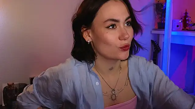 Snapshot of viktoriamoore chatting on 18, 5, 2026 viktoriamoore online show from 18, 5, 2026