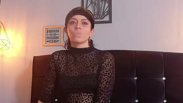 Layla Nigth online show from 28, 4, 2026