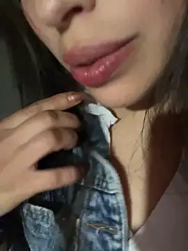 Yenifer 27 online show from 29, 4, 2026