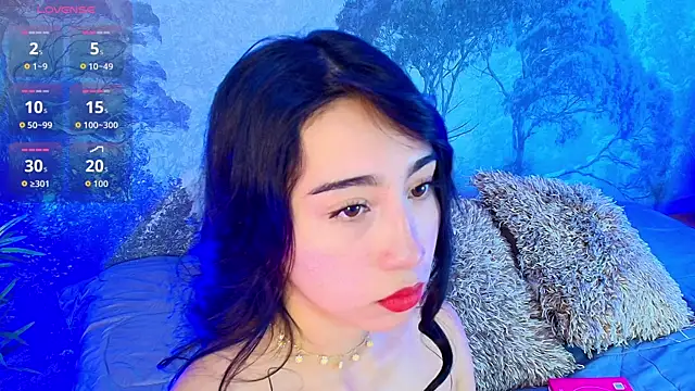 Snapshot of AshleyGross_ chatting on 8, 5, 2026 AshleyGross online show from 8, 5, 2026