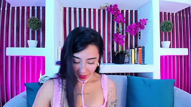 Snapshot of AshleyGross_ chatting on 18, 5, 2026 AshleyGross online show from 18, 5, 2026