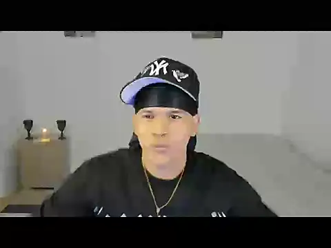 Snapshot of sant_wahlberg chatting on 17, 5, 2026 sant wahlberg online show from 17, 5, 2026