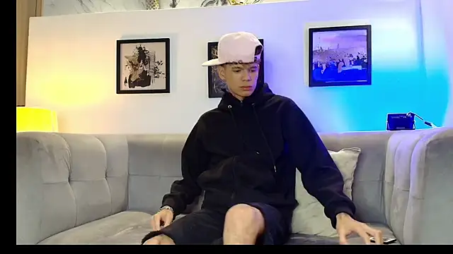 Snapshot of KING_BOYS2026 chatting on 14, 6, 2026 KING BOYS2026 online show from 14, 6, 2026