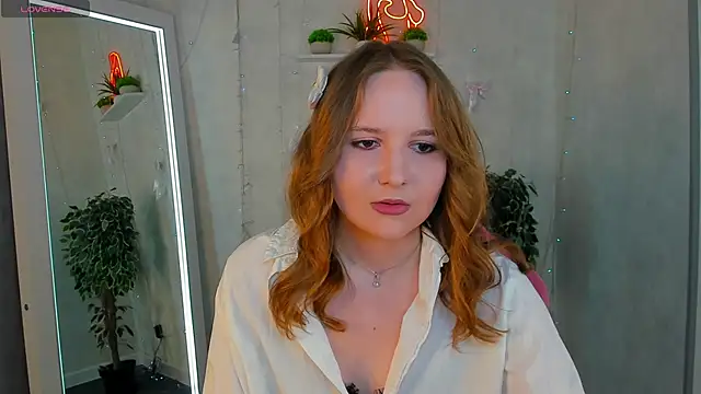 Emmaa Kimm online show from 11, 6, 2026