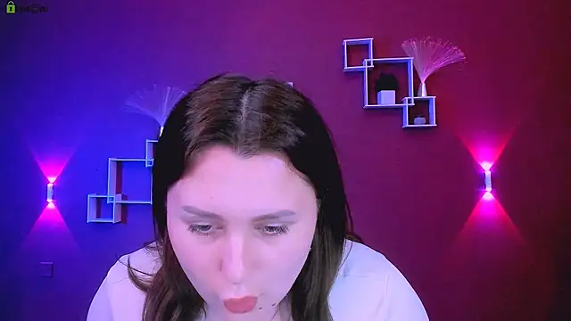 Snapshot of luna_noct chatting on 13, 5, 2026 luna noct online show from 13, 5, 2026