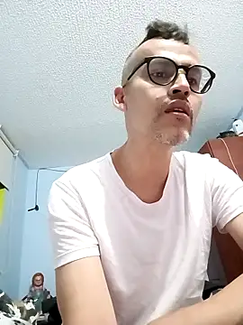 Snapshot of jairo43 chatting on 4, 5, 2026 jairo43 online show from 4, 5, 2026