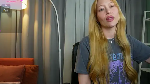 Snapshot of _Mila_Luna_ chatting on 20, 5, 2026 Mila Luna online show from 20, 5, 2026