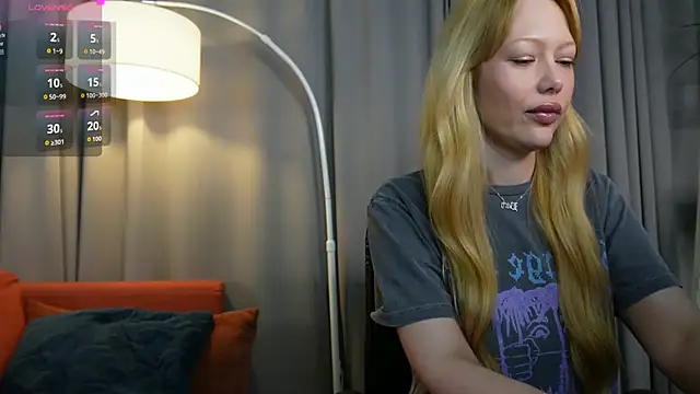 Snapshot of _Mila_Luna_ chatting on 30, 5, 2026 Mila Luna online show from 30, 5, 2026