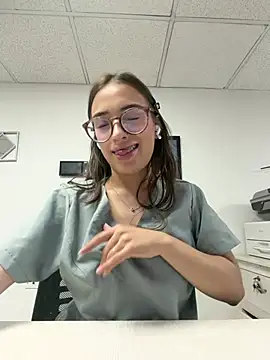 Snapshot of Sweet_Milaa1 chatting on 5, 8, 2026 Sweet Milaa1 online show from 5, 8, 2026