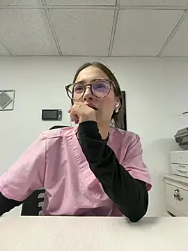 Snapshot of Sweet_Milaa1 chatting on 6, 8, 2026 Sweet Milaa1 online show from 6, 8, 2026