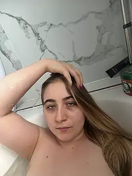 Snapshot of Taylormillie471 chatting on 8, 5, 2026 Taylormillie471 online show from 8, 5, 2026