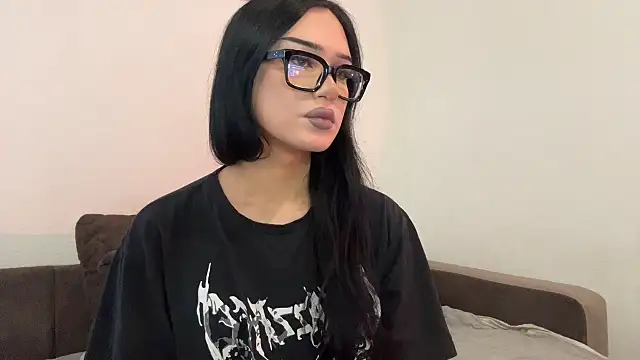 Snapshot of MiaTransDoll chatting on 8, 6, 2026 MiaTransDoll online show from 8, 6, 2026