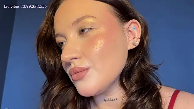 Snapshot of elegant_curves chatting on 22, 7, 2026 elegant curves online show from 22, 7, 2026