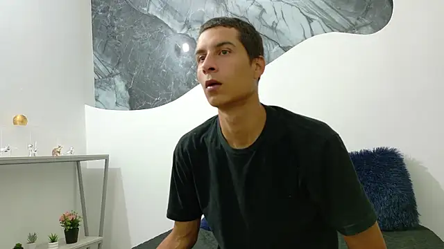 Snapshot of cameronsilverman chatting on 19, 5, 2026 cameronsilverman online show from 19, 5, 2026
