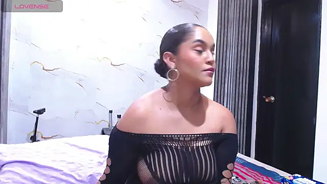 Liaa cams online show from 17, 7, 2026