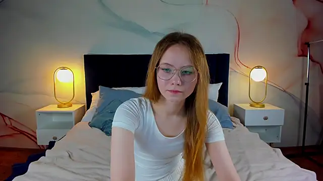 Snapshot of FloraLarsson chatting on 9, 6, 2026 FloraLarsson online show from 9, 6, 2026