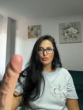 Snapshot of AnyEvyy chatting on 4, 6, 2026 AnyEvyy online show from 4, 6, 2026