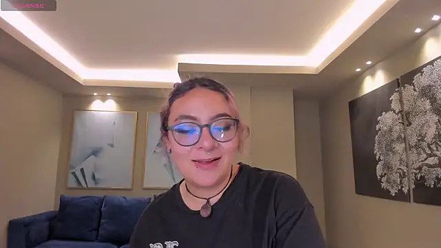 LoiseHarper online show from 10, 5, 2026