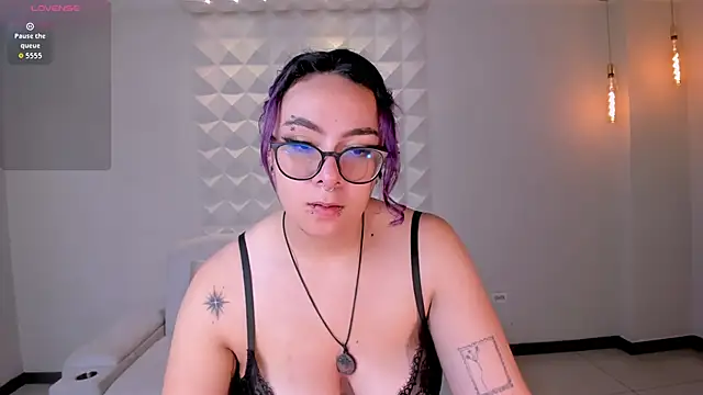 LoiseHarper online show from 8, 6, 2026