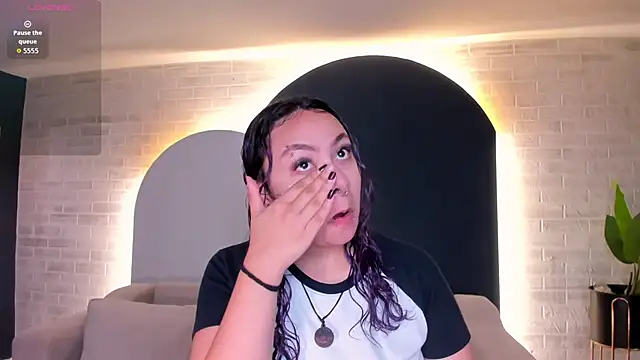 LoiseHarper online show from 12, 6, 2026