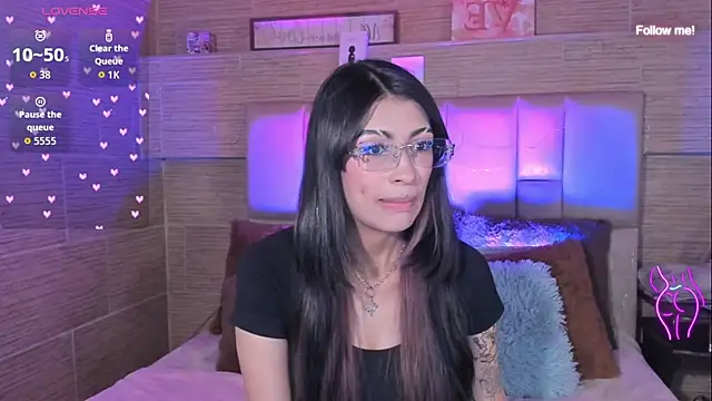 mia smoke  online show from 18, 7, 2026